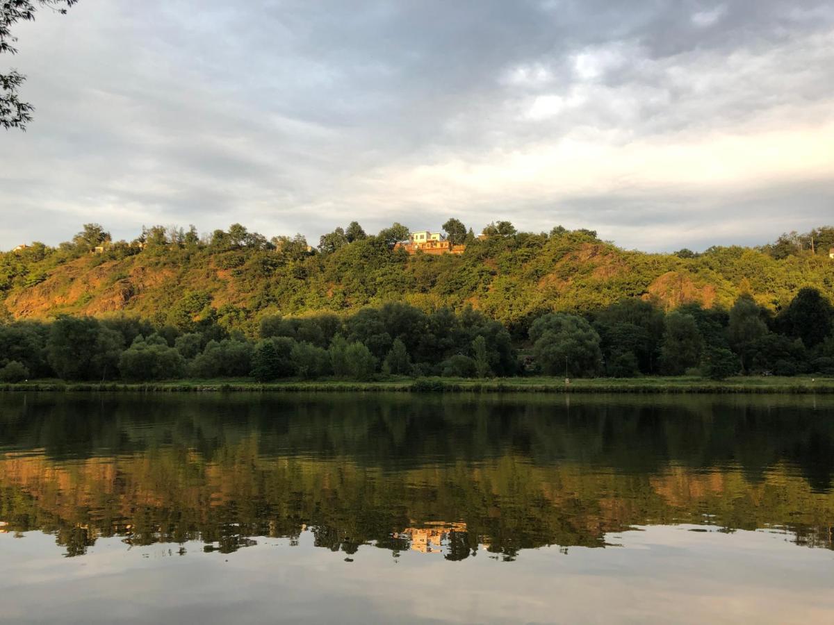 Chatka - A - Vyhlidka Nad Rekou Zdiby Esterno foto